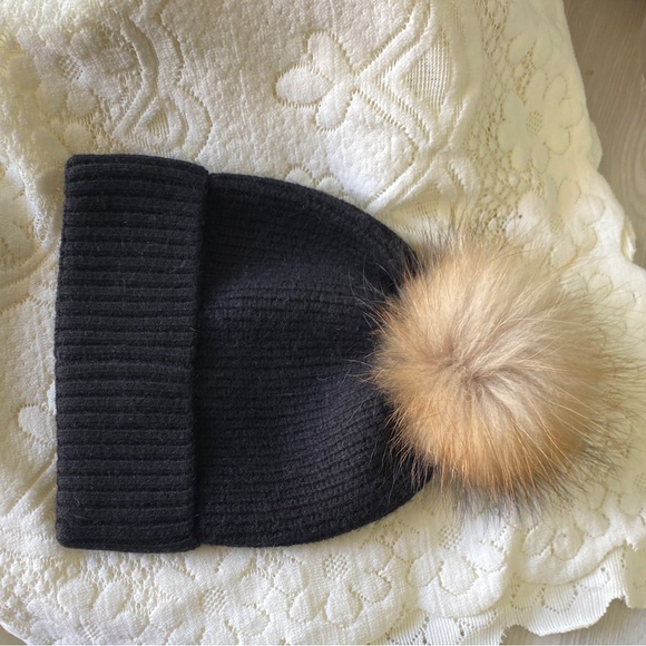 Canada Goose Black Knit Hat with Brown Faux Fur Pom - Picture 2 of 3